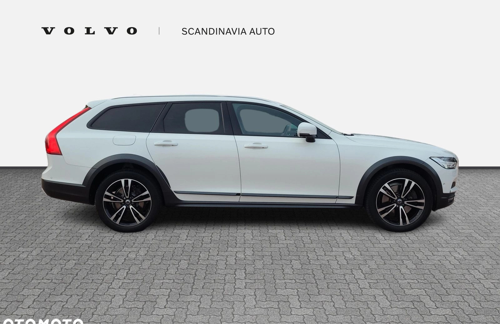 Volvo V90 Cross Country cena 159900 przebieg: 147000, rok produkcji 2019 z Żelechów małe 781